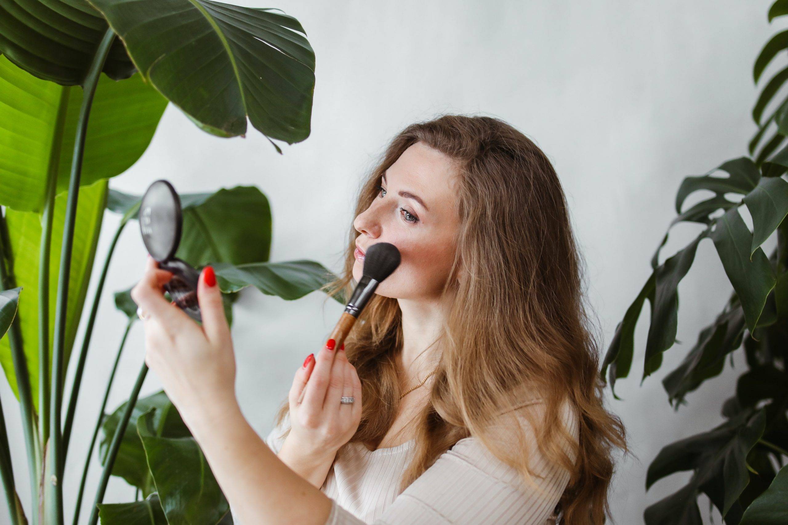 Comment fixer son maquillage en été ?